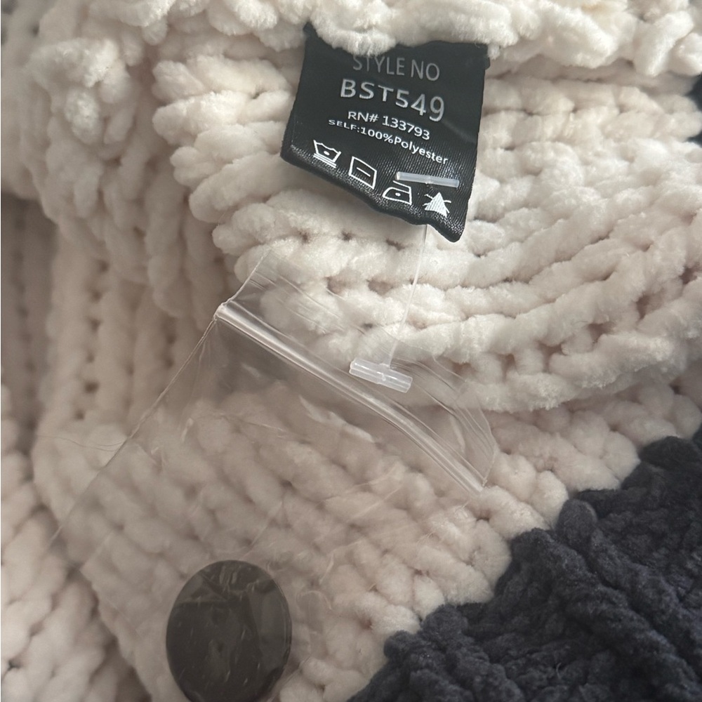 NWOT POL "A New Leaf" Colorblock Knit Hoodie Size Large - Picture 6 of 6